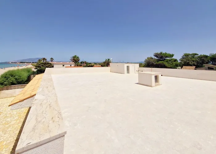 Casa Baciata Dal Mare 马尔萨拉